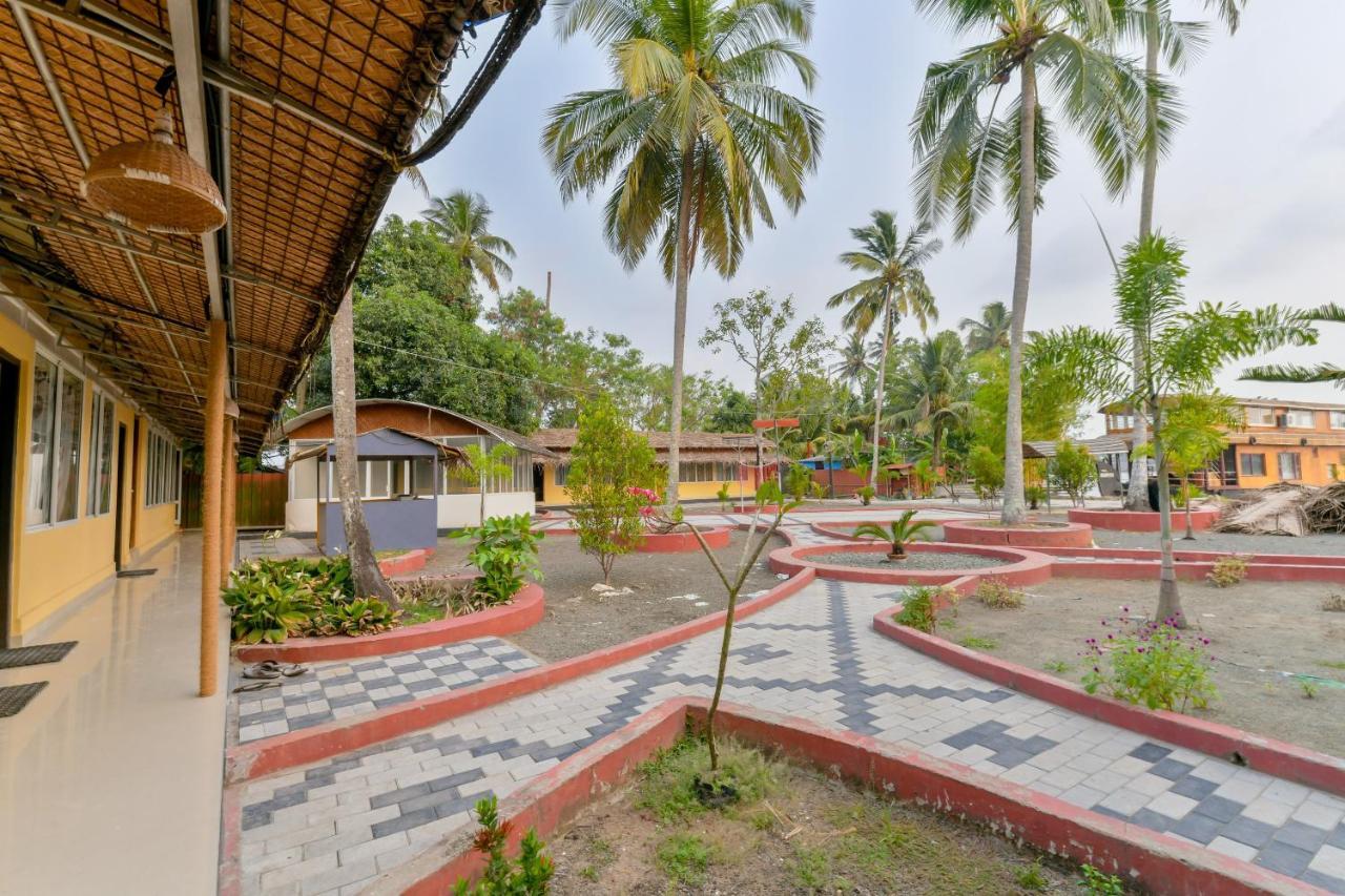 Oyo 5237 Island Lake Resort Alappuzha Buitenkant foto