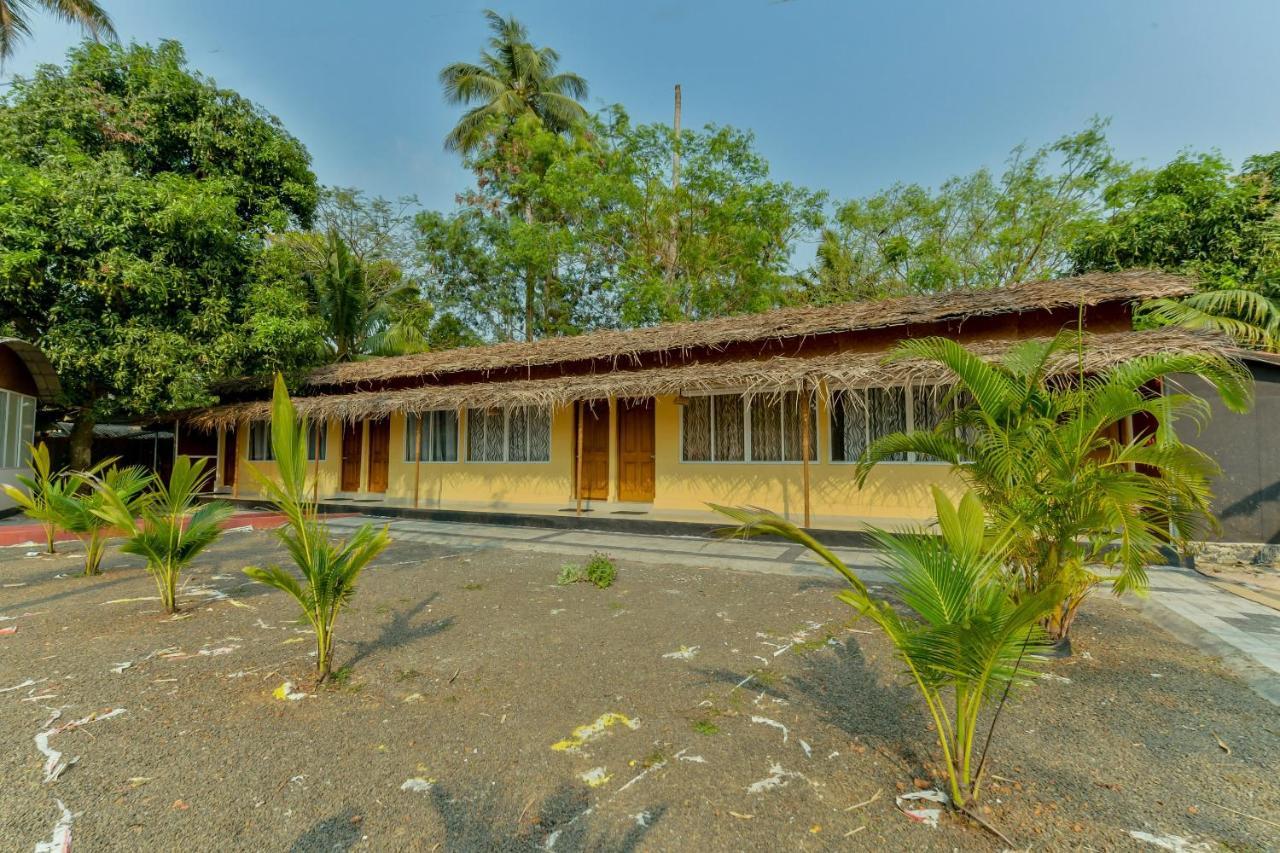 Oyo 5237 Island Lake Resort Alappuzha Buitenkant foto