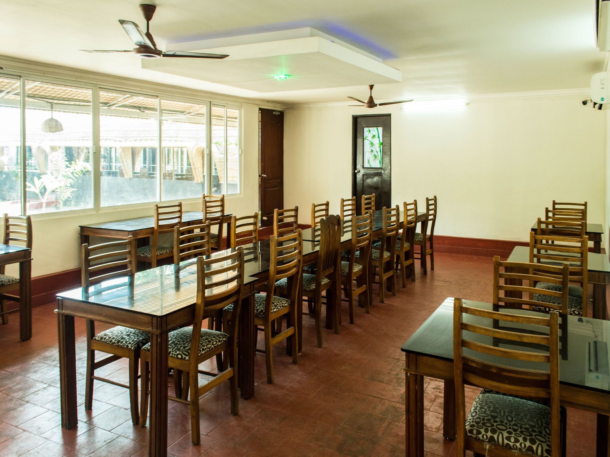 Oyo 5237 Island Lake Resort Alappuzha Buitenkant foto